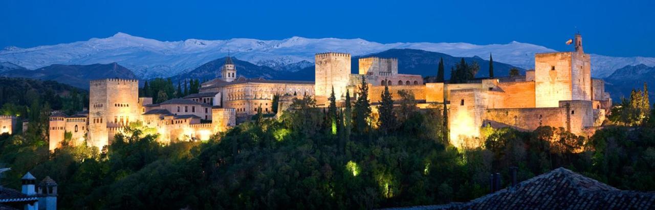 Amplio Y Centrico, Recien Reformado, Calefaccion Central, Jardines, Supermercados, Cafeterias Y Todos Los Servicios En El Corazon De La Ciudad Granada Esterno foto