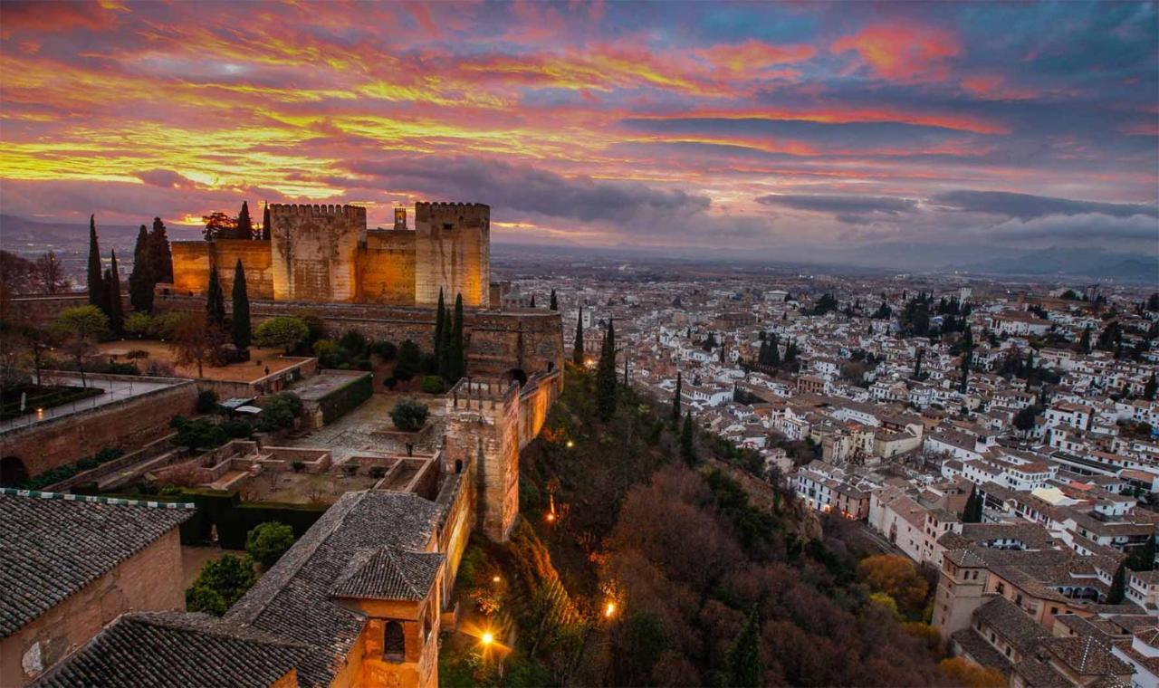 Amplio Y Centrico, Recien Reformado, Calefaccion Central, Jardines, Supermercados, Cafeterias Y Todos Los Servicios En El Corazon De La Ciudad Granada Esterno foto