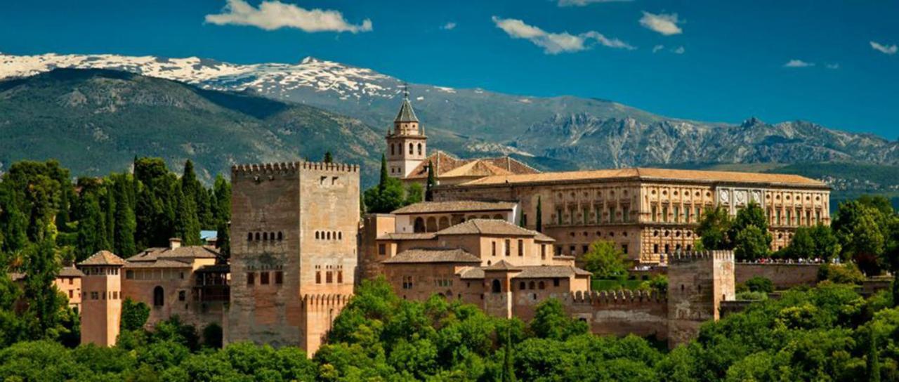 Amplio Y Centrico, Recien Reformado, Calefaccion Central, Jardines, Supermercados, Cafeterias Y Todos Los Servicios En El Corazon De La Ciudad Granada Esterno foto